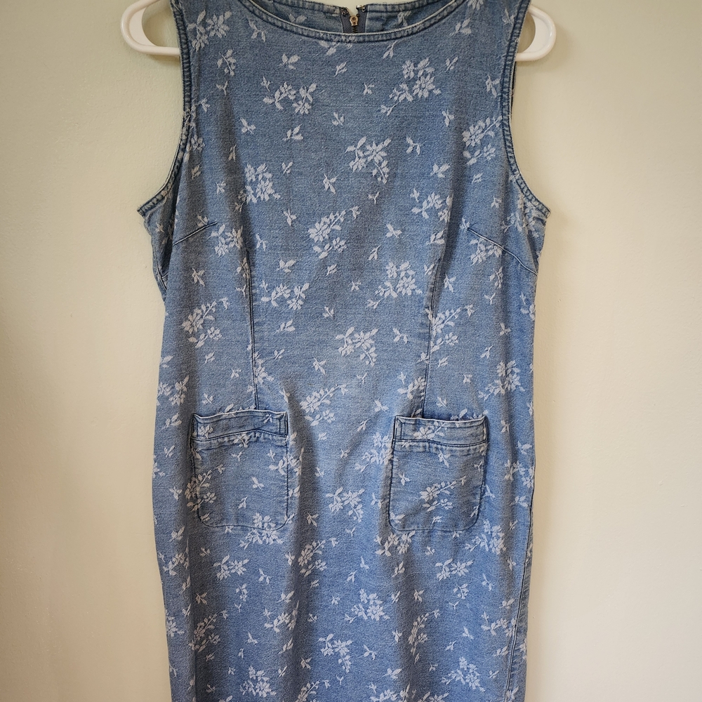 Vintage Womens Denim Floral Shift Dress Sleeveless Patch Pockets Cottagecore